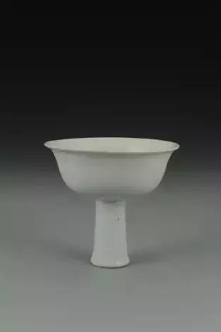 高足杯：元代瓷器中最流行的器型
